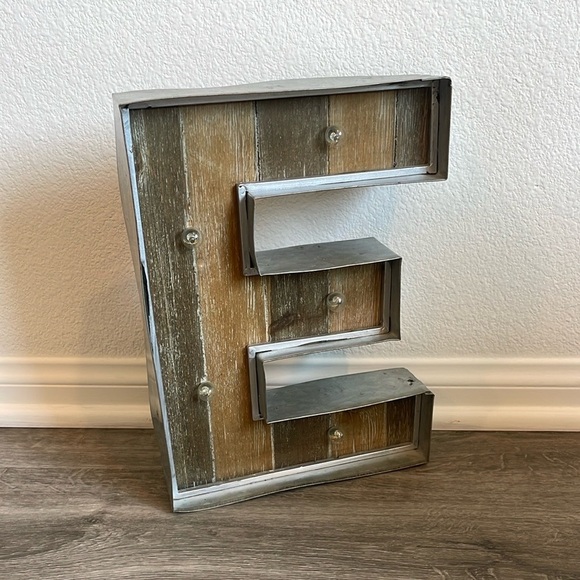 Rustic Gray and Brown Wall Decor Letter - Picture 1 of 1